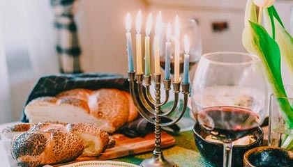 YY易游体育官网-完美配合：球队一体作战，夺得了令人瞩目的胜利！